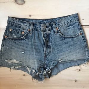 Levi’s 501 shorts 28